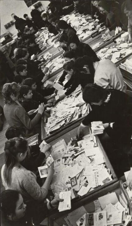 Московский почтамт. Разборка писем новогоднего потока. 1970